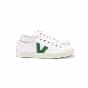 Veja Wata Canvas Shoes in Emerald